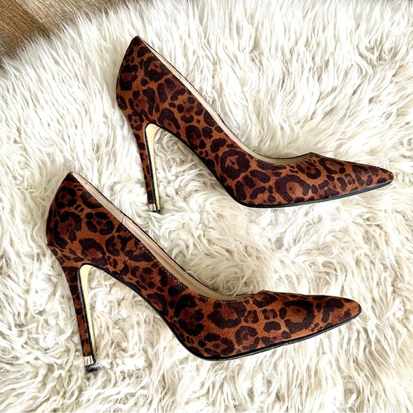 Leopard Print Kardashian Kollection Pointed Heels - Picture 7 of 9